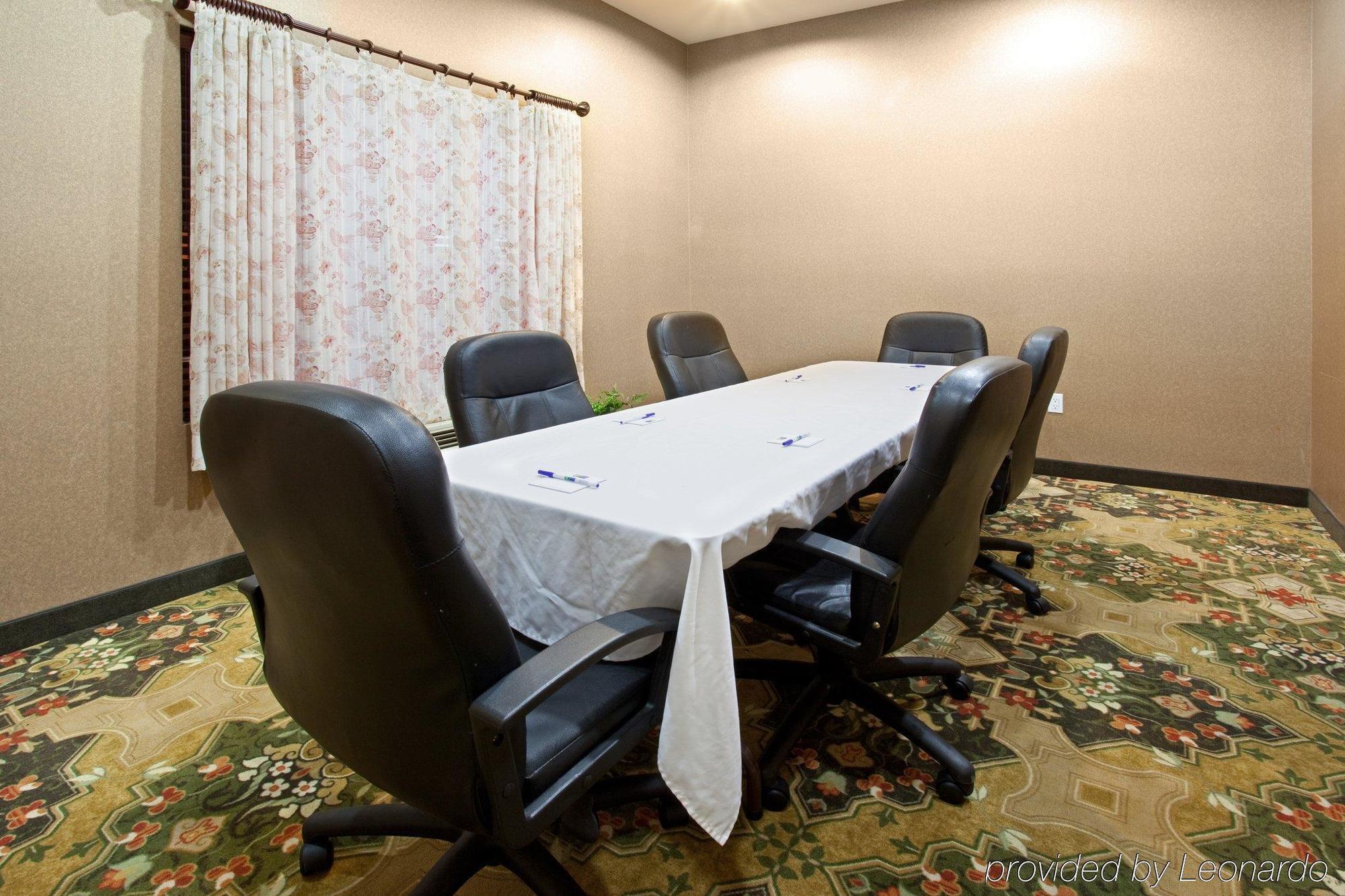 Holiday Inn Express Albuquerque N - Bernalillo By Ihg Съоръжения снимка